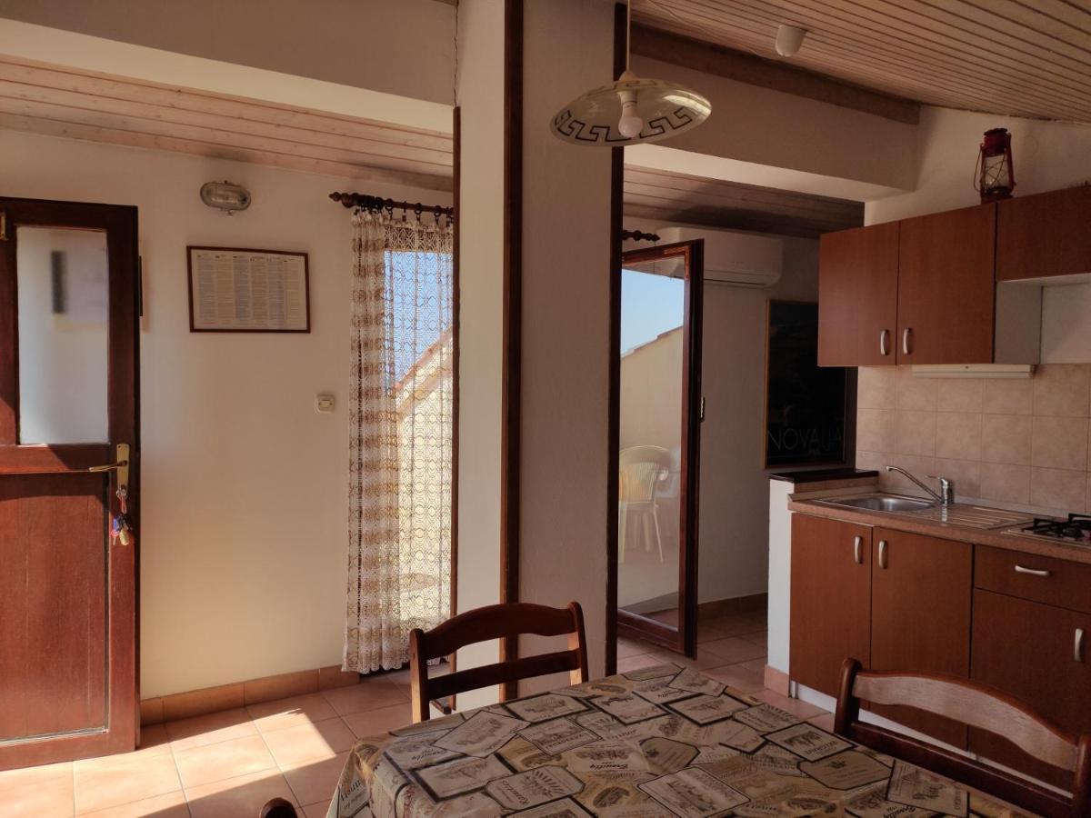 Apartments With A Parking Space Novalja, Pag - 6552 Екстериор снимка