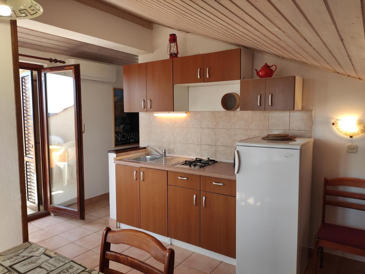 Apartments With A Parking Space Novalja, Pag - 6552 Екстериор снимка